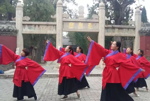 孔子文旅集團鄒魯文化公司陪你一起過“鼠”于你的大年！